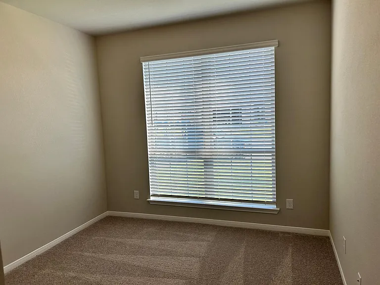 10211 Six Shooter Ln — Photo 18