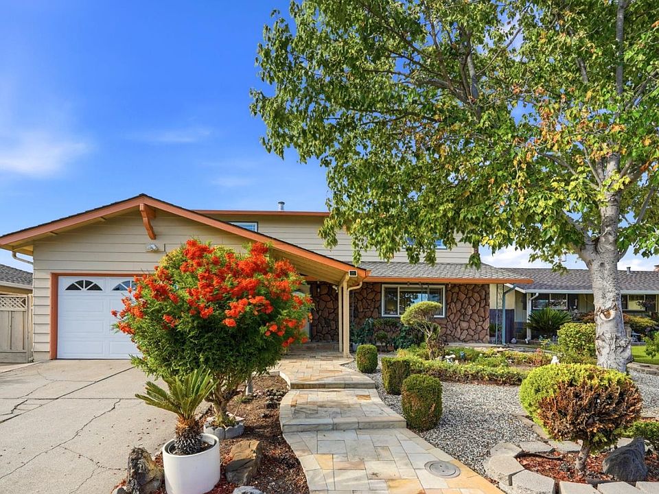 1st image of 1615 Everglades Dr