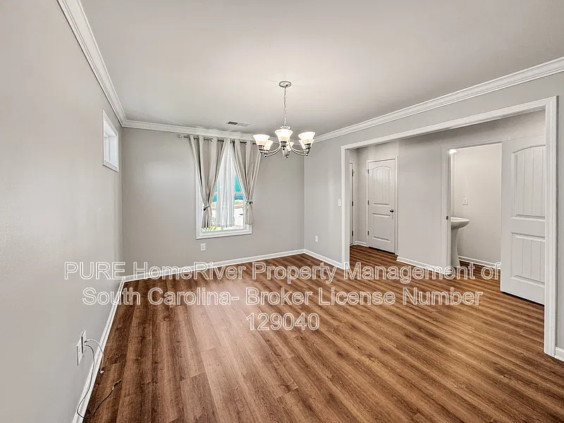 4 bed, 2.5 bath, 2135 sqft, $2,200 — Photo 4