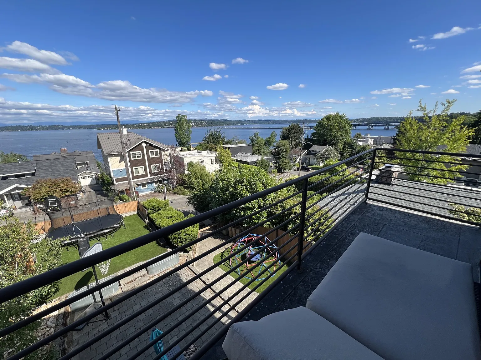 4 bed, 4.5 bath, 4170 sqft, $8,500 — Photo 3