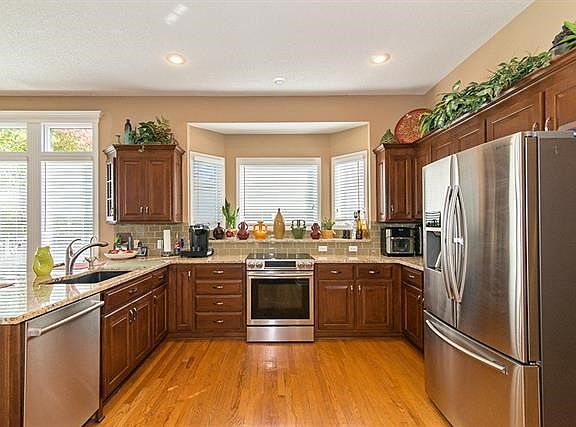 5th image of 9835 Vista Dr