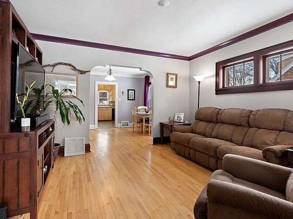 4th image of 1058 Kellogg St