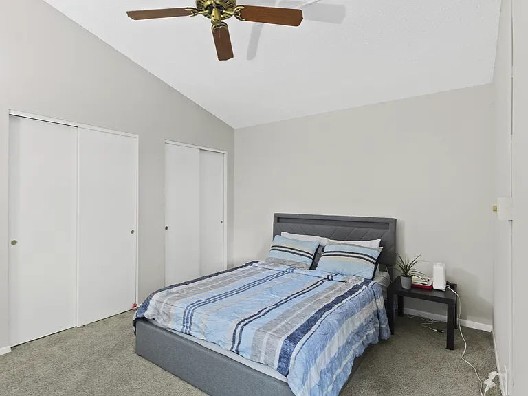 2304 Melrose Dr — Photo 13