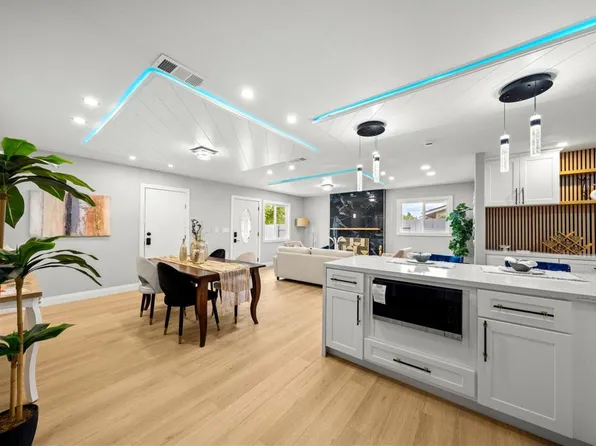 13910 Pomerado Rd, Poway, CA 92064