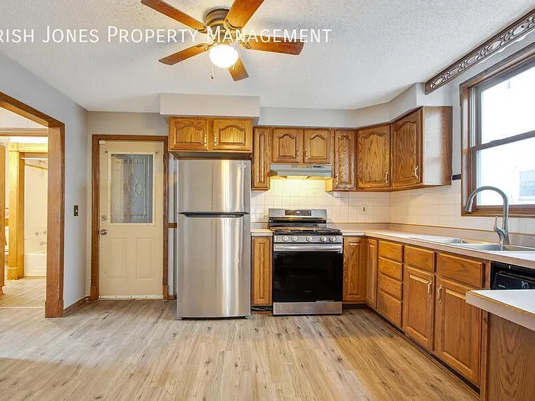 26 Bolton Pl #LOWER — Photo 4