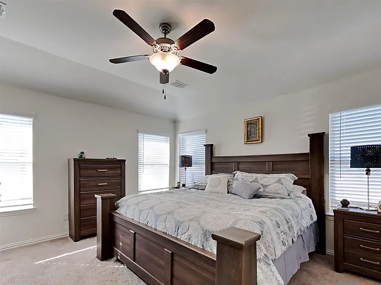 700 Pearl Way — Photo 14