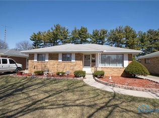 610 Sandralee Dr, Toledo, OH 43612