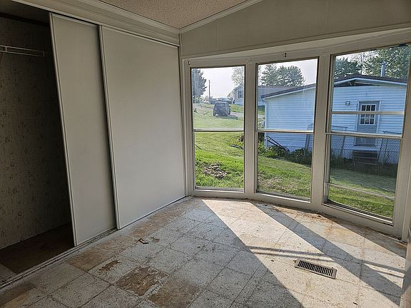 2nd image of 242 Circle Dr
