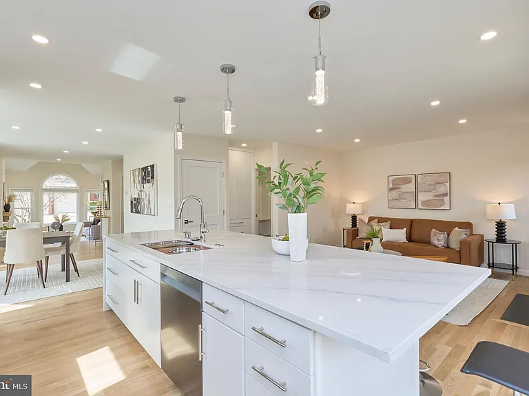 6615 Anthony Crest Sq — Photo 16