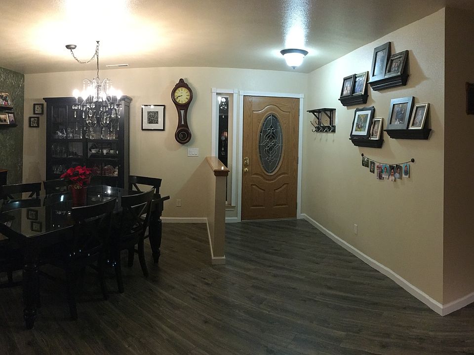 Entry / Dining