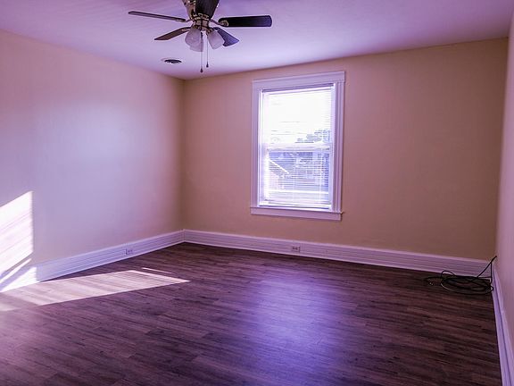 2nd image of 211 S Main St