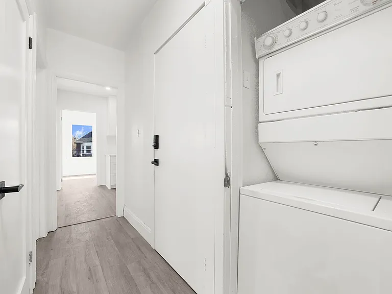166 Wentworth St S #1 — Photo 12
