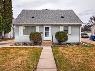1633 10th Ave S, Fargo, ND 58103