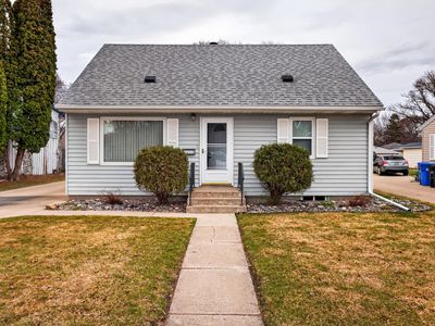 1633 10th Ave S, Fargo, ND, 58103