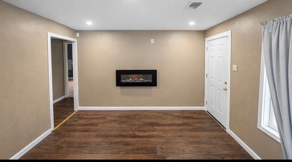 8907 Thelma St — Photo 3