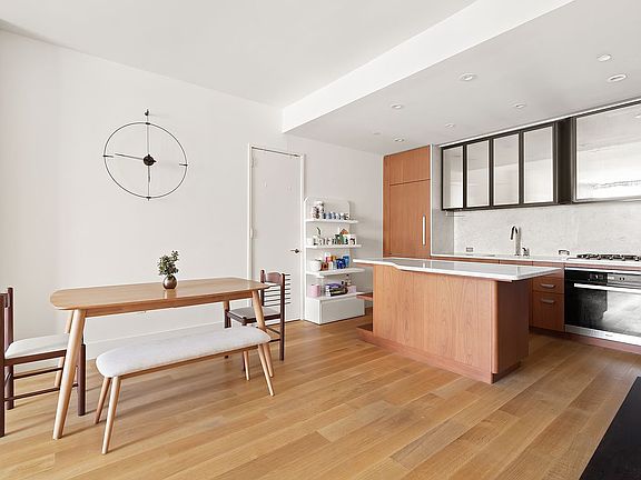 5th image of 110 Charlton St #6B