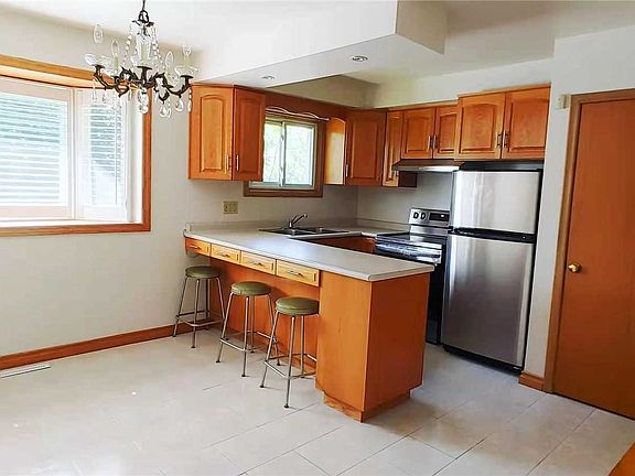 4th image of 11 Southill Dr