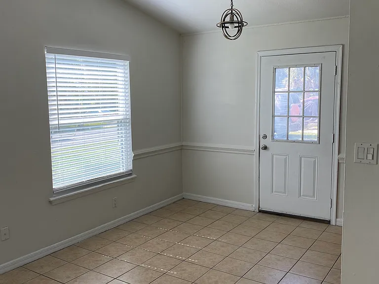 952 Beau Ct — Photo 3