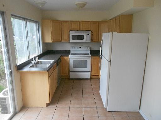 2nd image of 1899 Williamsburg Dr