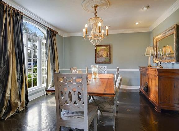 4th image of 253 Evangeline Dr