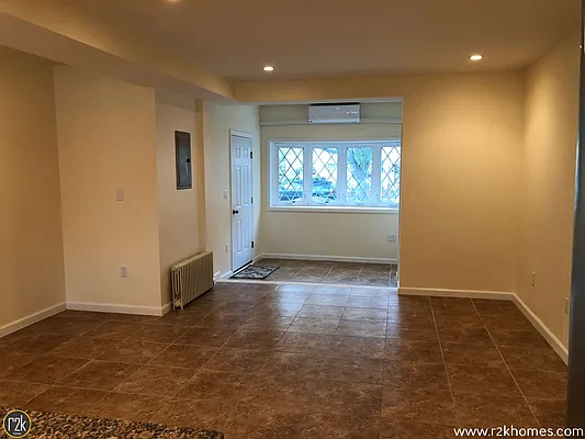 Rented by Realty 2000 Corp | media 25