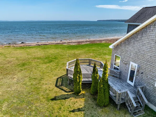 22 Seaview Lane, Robbinston, ME 04671