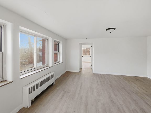 5th image of 310 N Mercer St APT 5