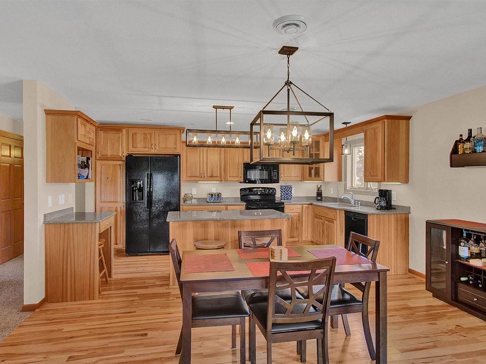 1st image of 1822-4 Parkland Dr