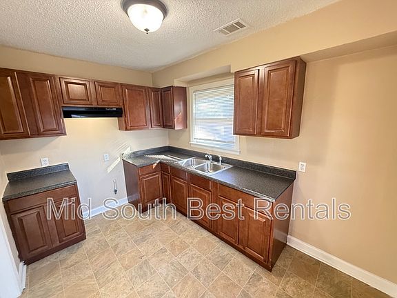 3rd image of 3531 Farmville Ave