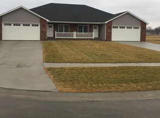 331 Pintail Dr, Sherman, IL 62684