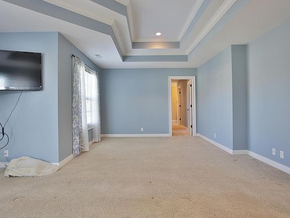 5th image of 609 Locust Creek Blvd