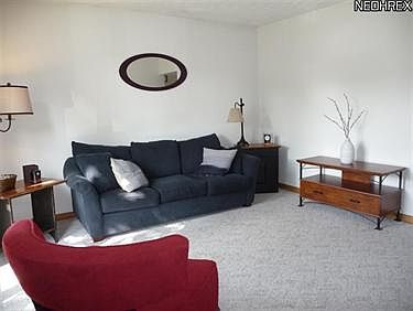 3rd image of 411 Jefferson Ave
