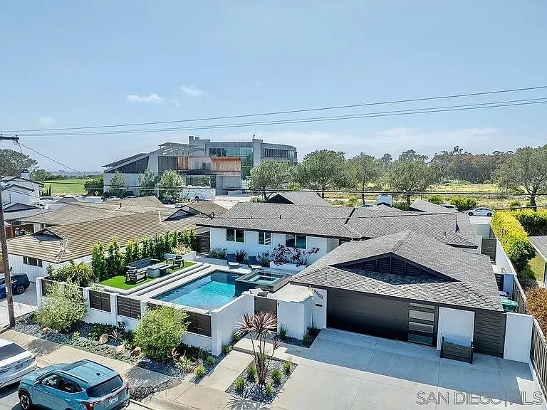 8966 Cliffridge Ave — Photo 6