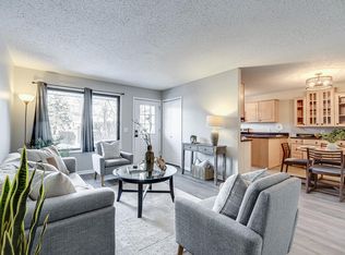 4275 Centerville Rd, Vadnais Heights, MN 55127