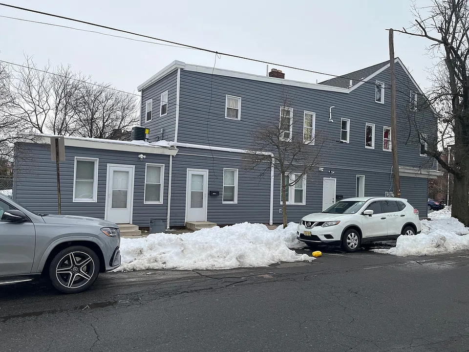 102 Cuyler Ave #1