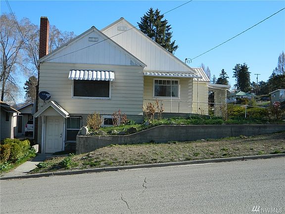 3rd image of 220 S Tonasket Ave
