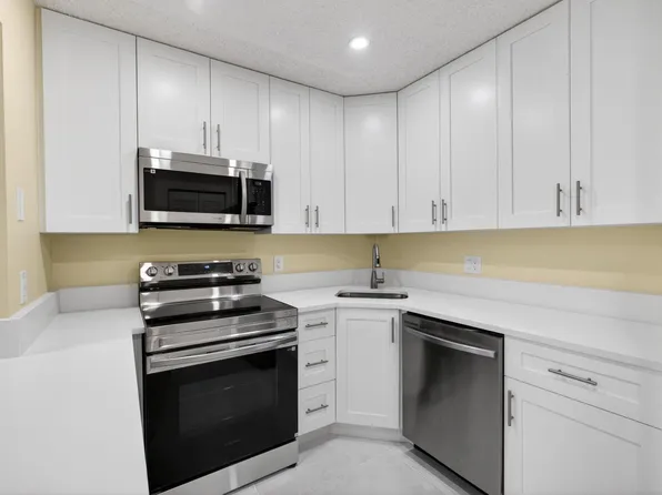 4947 Sable Pine Cir APT D2, West Palm Beach, FL 33417