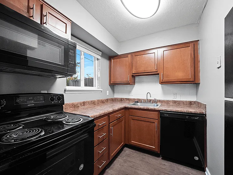 Huntley Ridge Townhomes — Photo 8