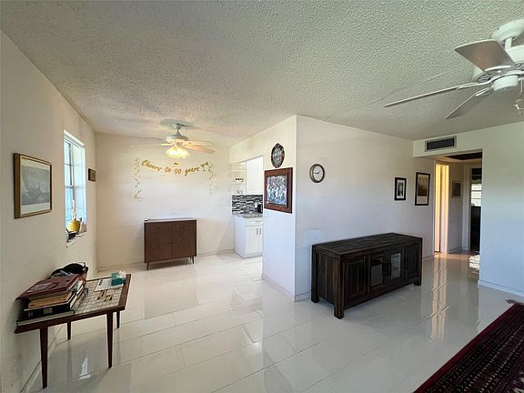 5th image of 62 Farnham C #62