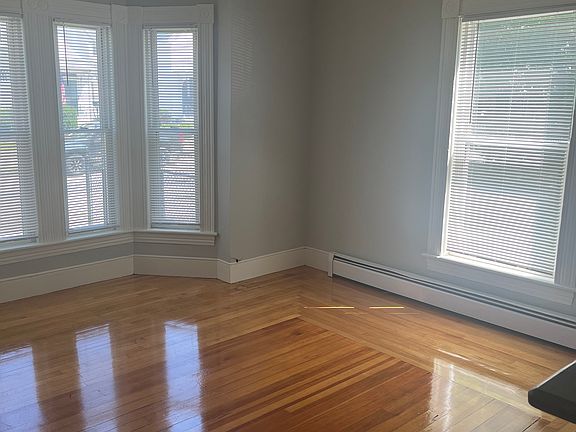 4th image of 343 Manchester St APT 1