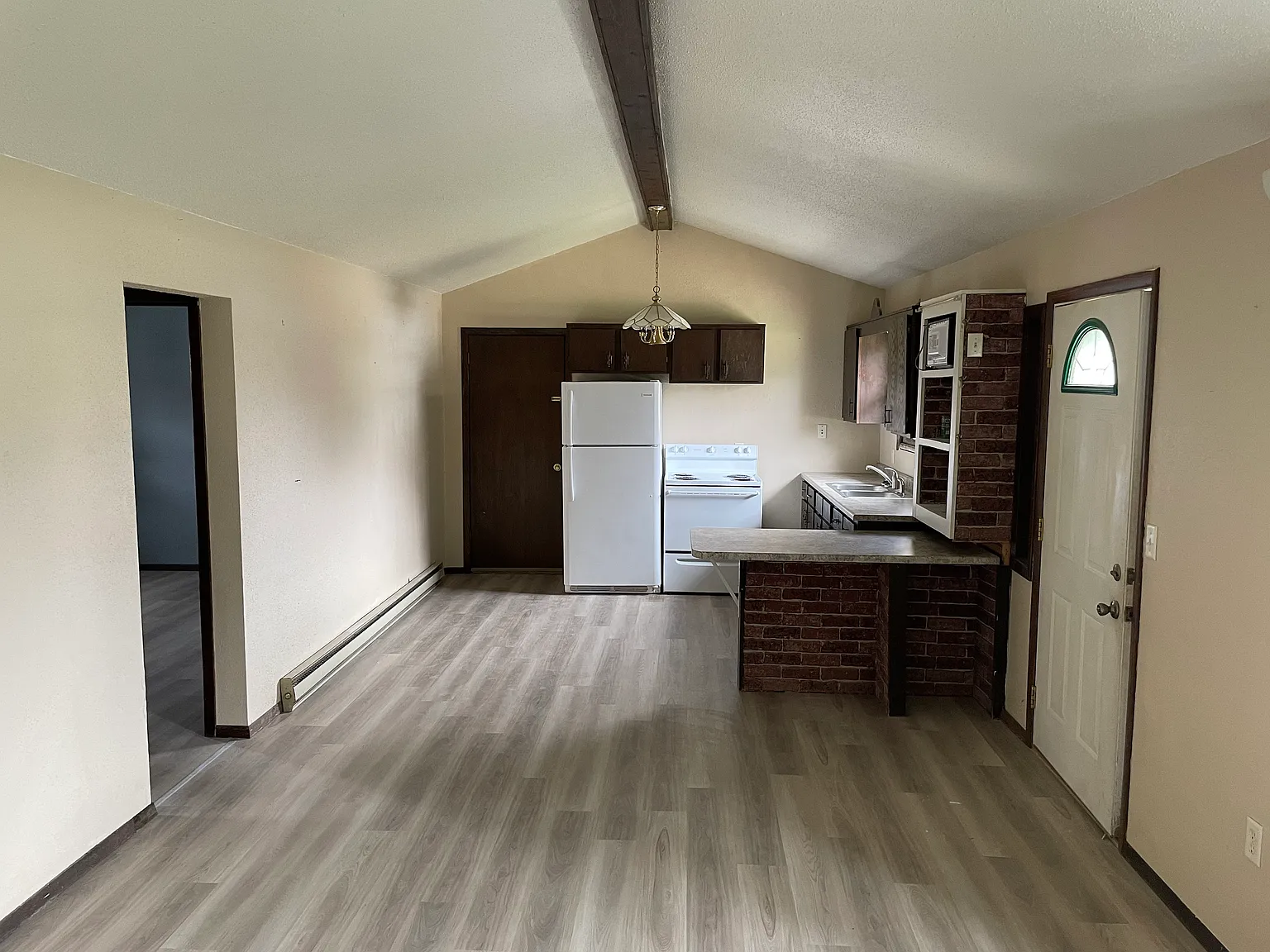 2 bed, $900 — Photo 4