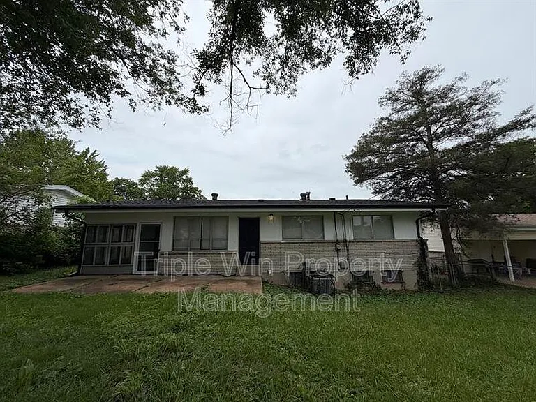 2257 Luxmore Dr — Photo 7