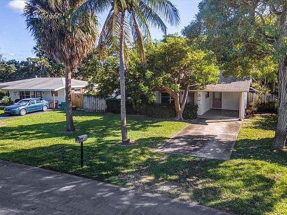 3rd image of 226 SE 2nd Avenue
