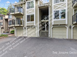 212 10th St #2, Kirkland, WA 98033