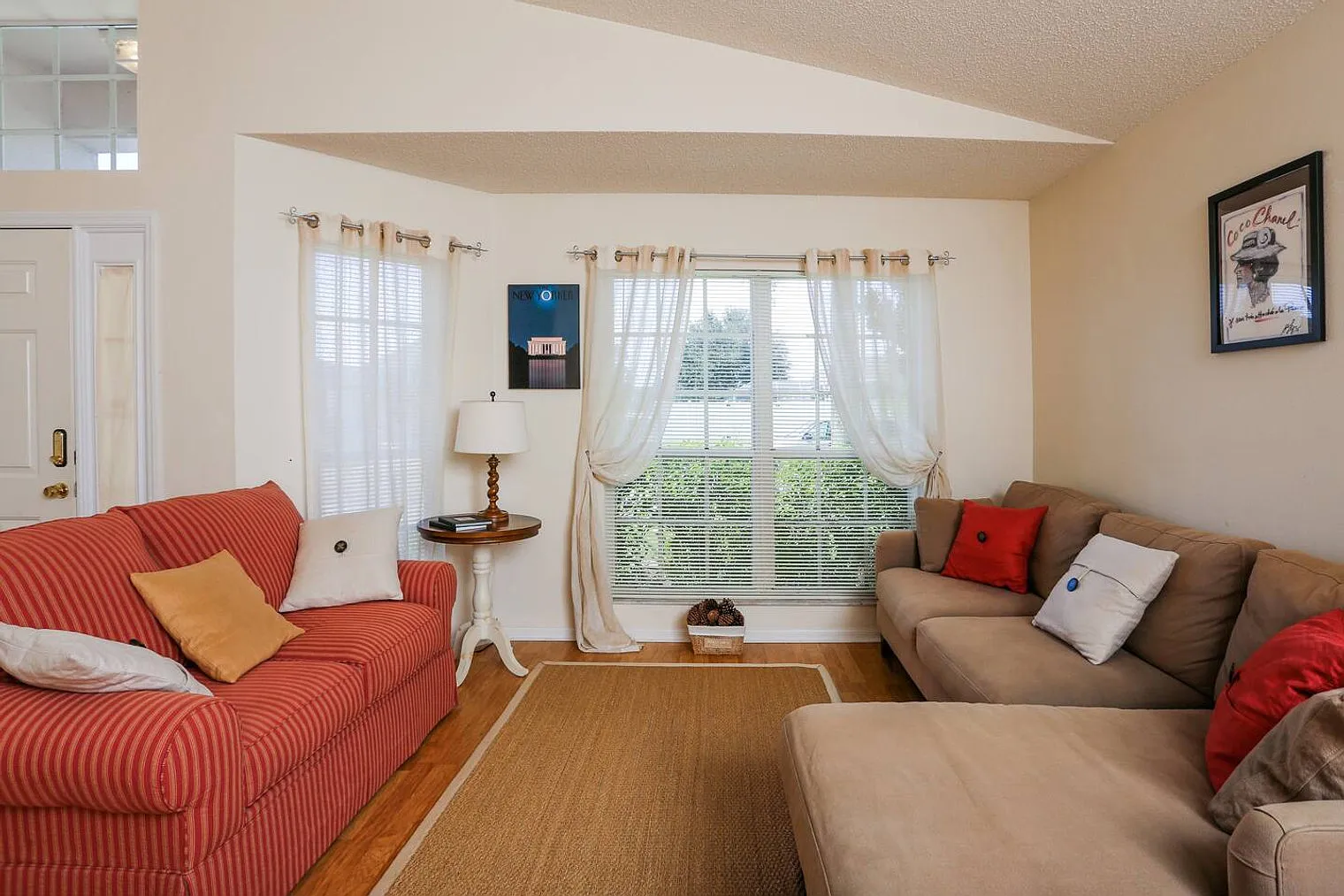 3 bed, 2.0 bath, 1829 sqft, $4,710 — Photo 1