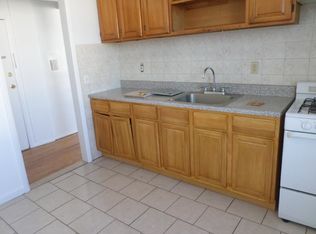 135 40th St APT C5, Union City, NJ 07087