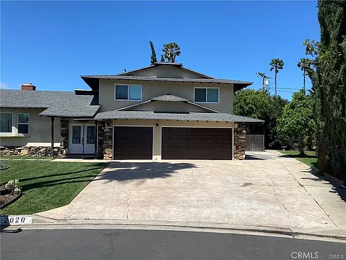 2020 Oakland Hills Dr Photo 1