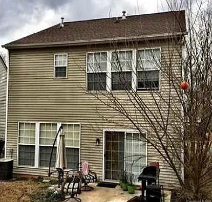 3 bed, 2.5 bath, 1444 sqft, $2,100 — Photo 3