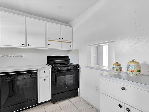 5th image of 8100 Sunrise Lakes Blvd APT 208