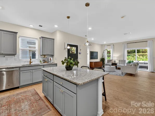 230 Quinn Rd, Matthews, NC 28104